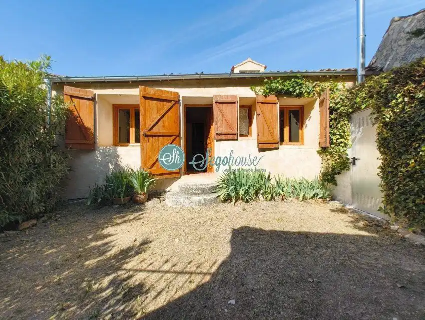 Vista exterior de Casa o chalet en venta en Escobar de Polendos con Calefacción y Trastero
