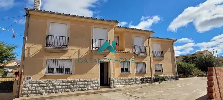 Exterior view of Country house for sale in Aldeanueva de la Sierra  with Heating, Storage room and Balcony