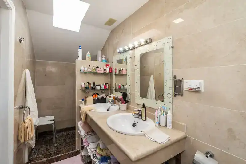 Baño de Ático en venta en Estepona con Aire acondicionado y Piscina