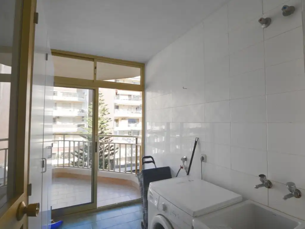 Dormitori de Pis en venda en Fuengirola amb Aire condicionat, Terrassa i Moblat