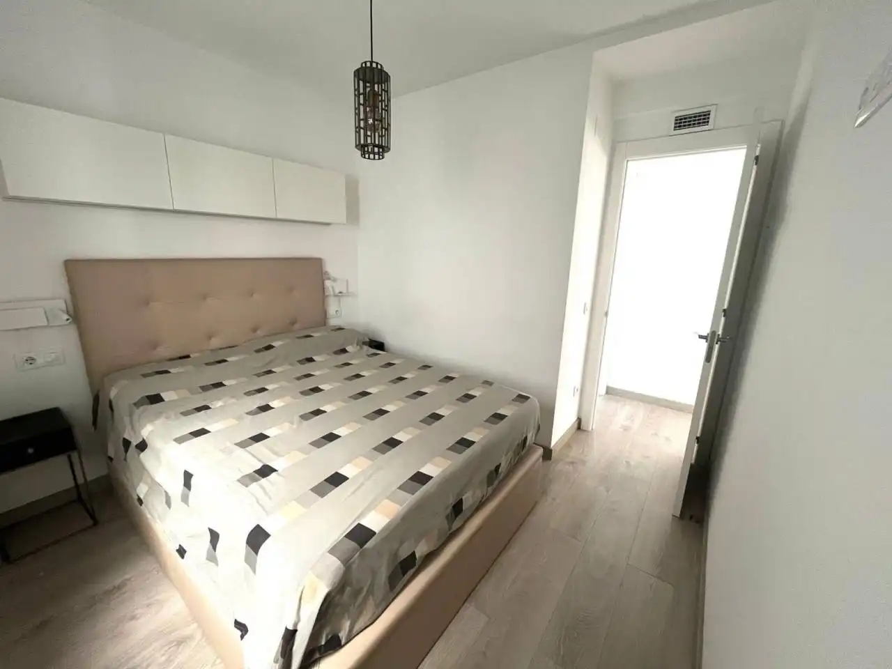 Bedroom of Flat for sale in Girona  with Air Conditioner, Heating and Terrace
