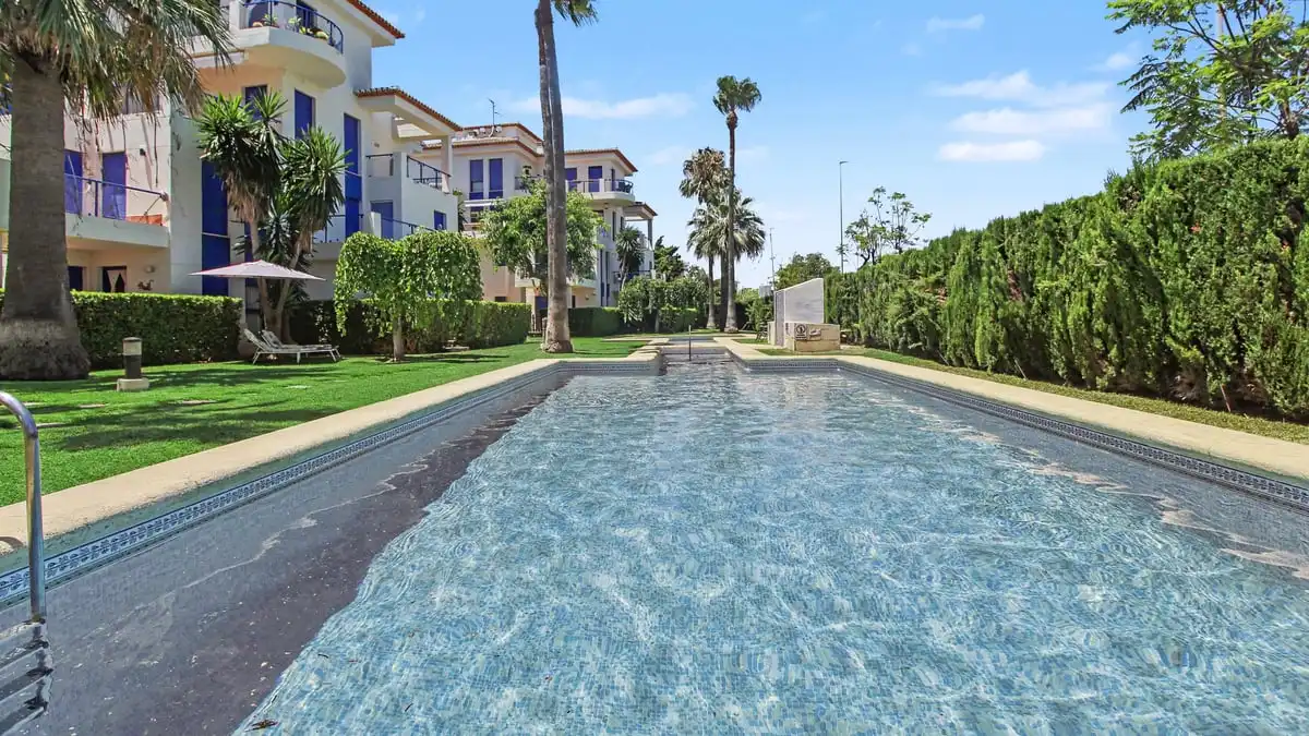 Piscina de Apartamento en venta en Dénia con Aire acondicionado, Calefacción y Jardín privado