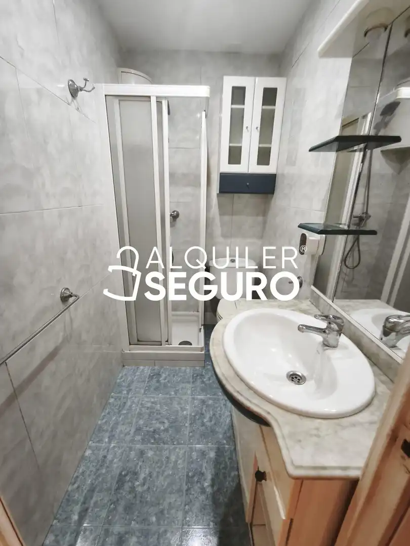 Badezimmer von Wohnung zur Miete in Zaragoza
