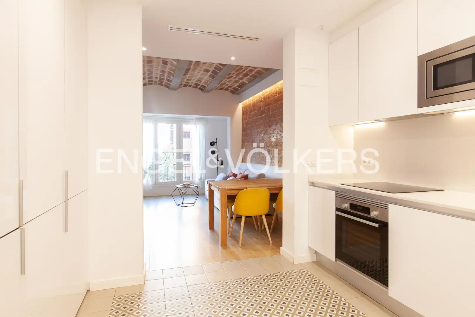 Küche von Wohnung zum Verkauf in Barcelona mit Klimaanlage, Heizung und Privatgarten