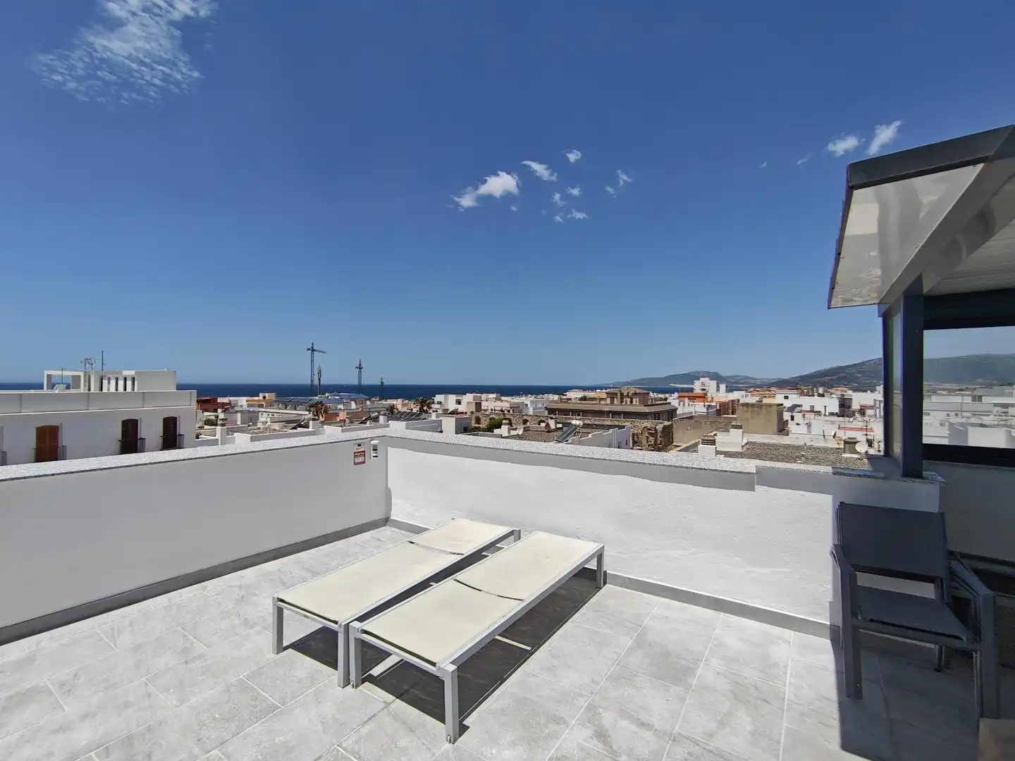 Terrasse von Wohnungen zum Verkauf in Tarifa mit Klimaanlage, Heizung und Terrasse