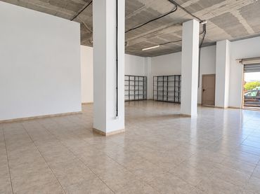 Locale commerciale in vendita a Santa Rita