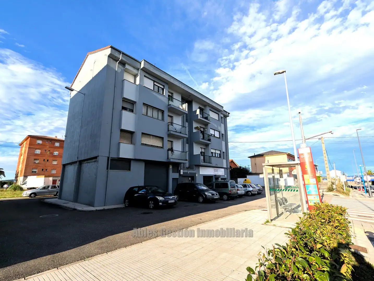 Außenansicht von Wohnung zum Verkauf in Siero mit Heizung und Terrasse