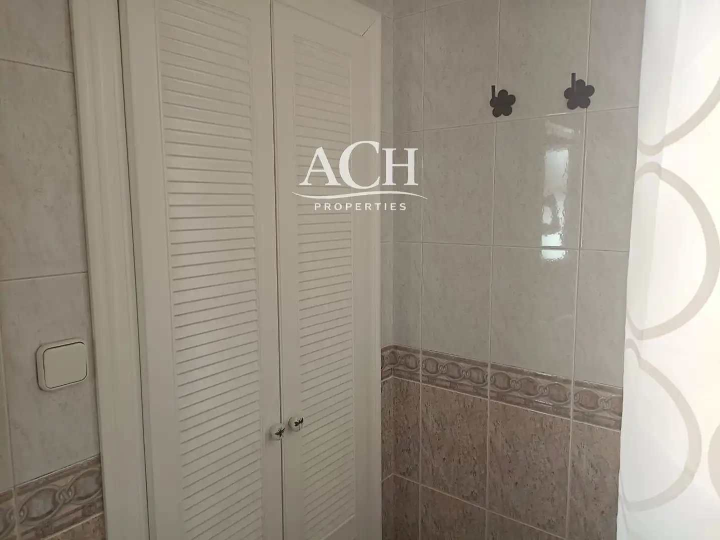 Baño de Piso de alquiler en Bilbao  con Calefacción, Horno y Lavadora