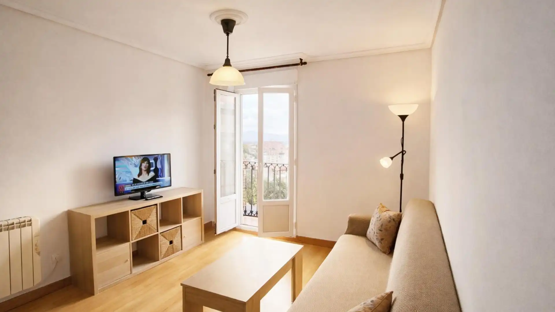Living room of Flat for sale in Santander  with Heating and Furnished