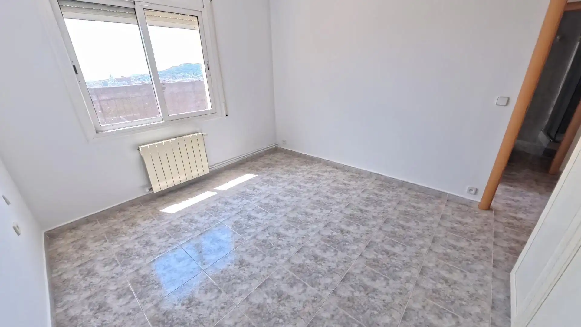 Habitación de Ático en venta en Barcelona con Calefacción, Terraza y Alarma
