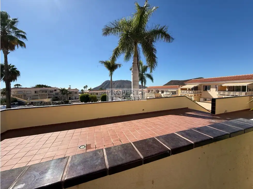Terrasse von Wohnungen zum Verkauf in Arona mit Terrasse, Schwimmbad und Möbliert