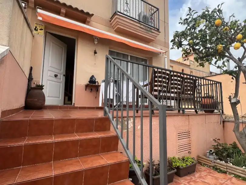 Casa aparellada en venda a c/ de la rosa 5, imagen 2