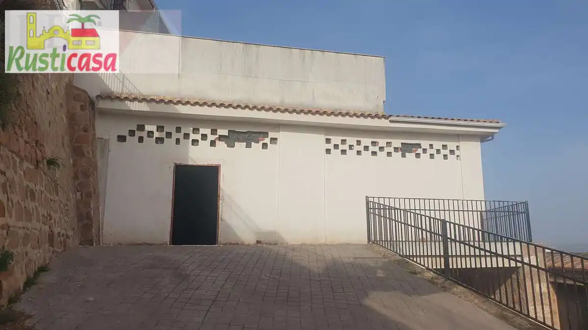 Exterior view of Commercial properties for rent in Baños de la Encina
