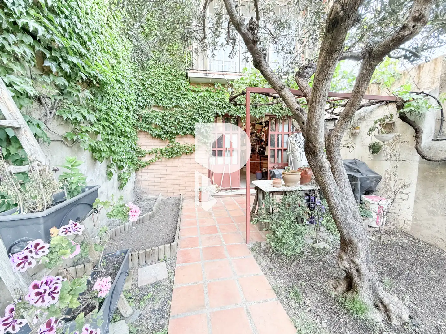 Jardín de Casa adosada en venta en Sant Vicenç Dels Horts con Aire acondicionado, Calefacción y Jardín privado