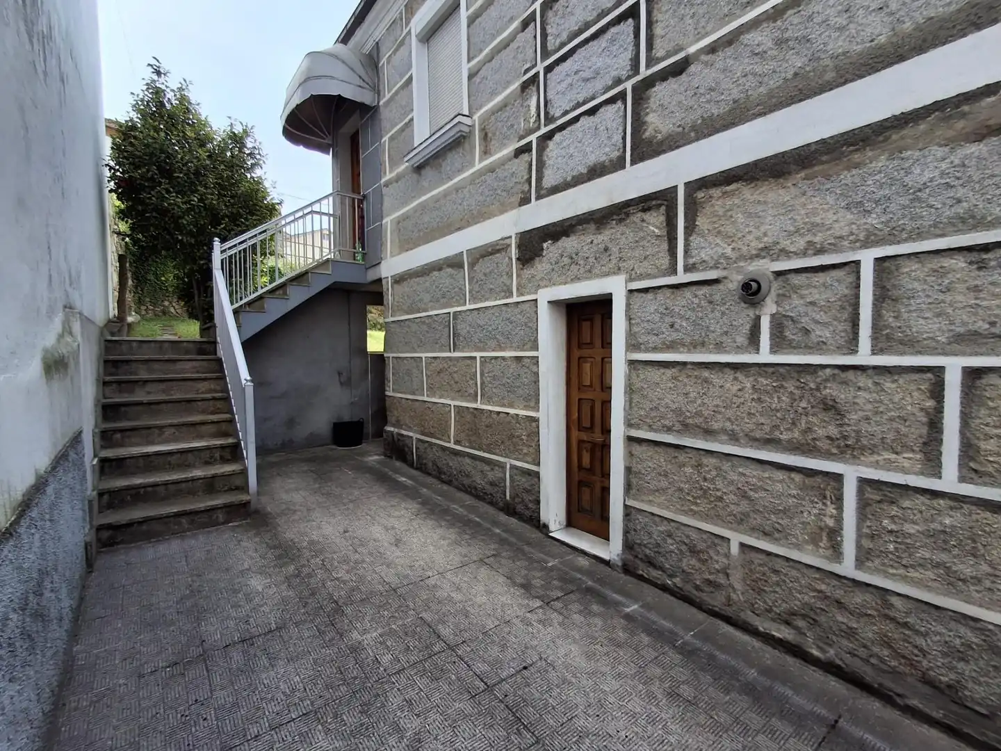 Vista exterior de Casa o xalet en venda en Ourense Capital  amb Moblat