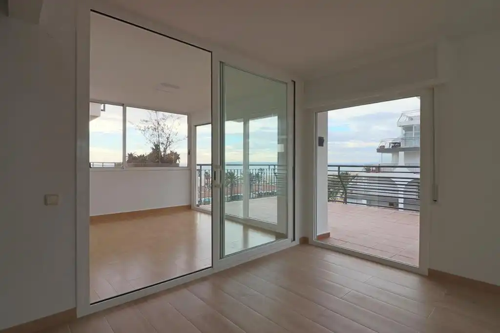 Attic for sale in Empuriabrava  with Air Conditioner