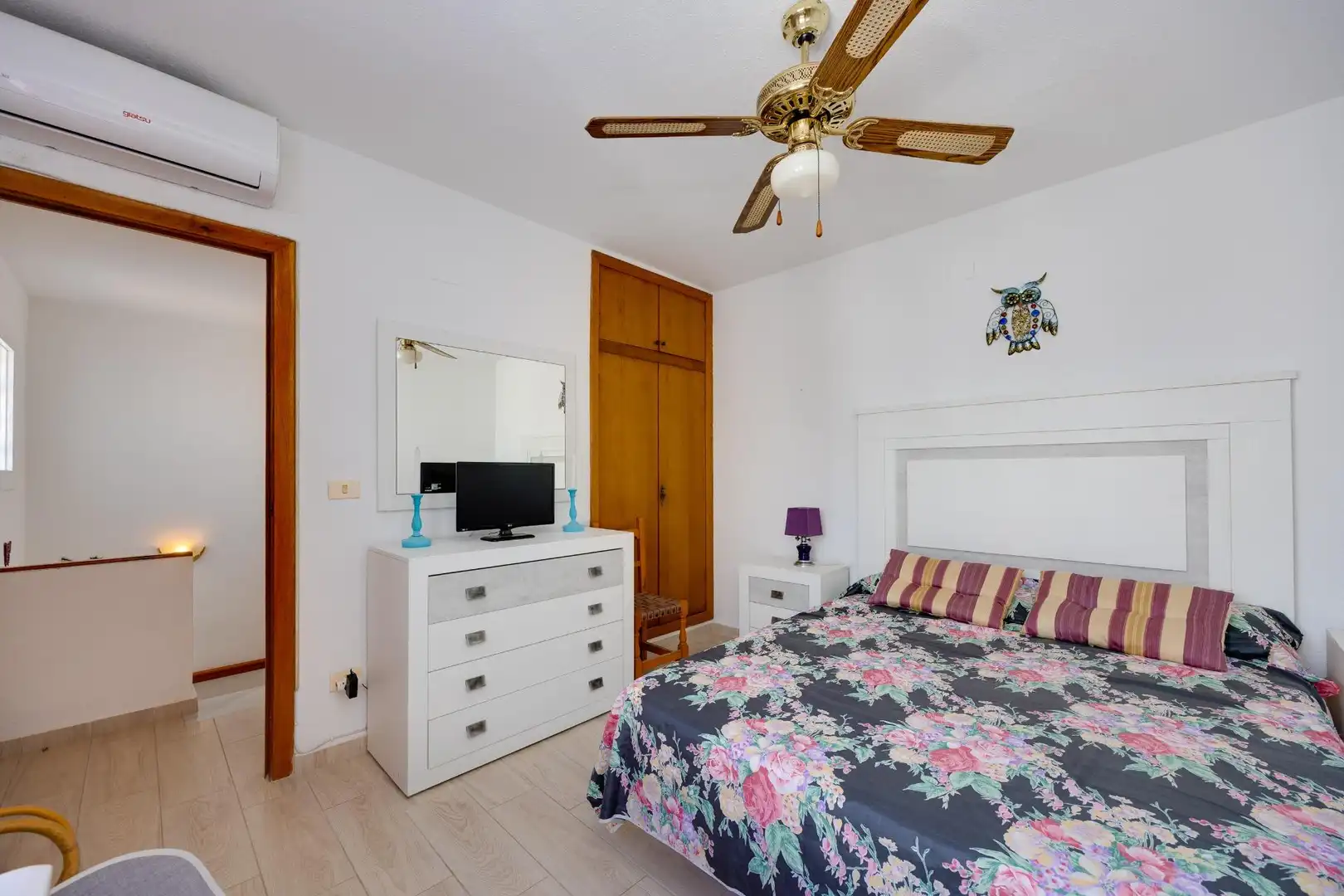 Dormitori de Casa o xalet en venda en Torrevieja amb Aire condicionat, Jardí privat i Terrassa