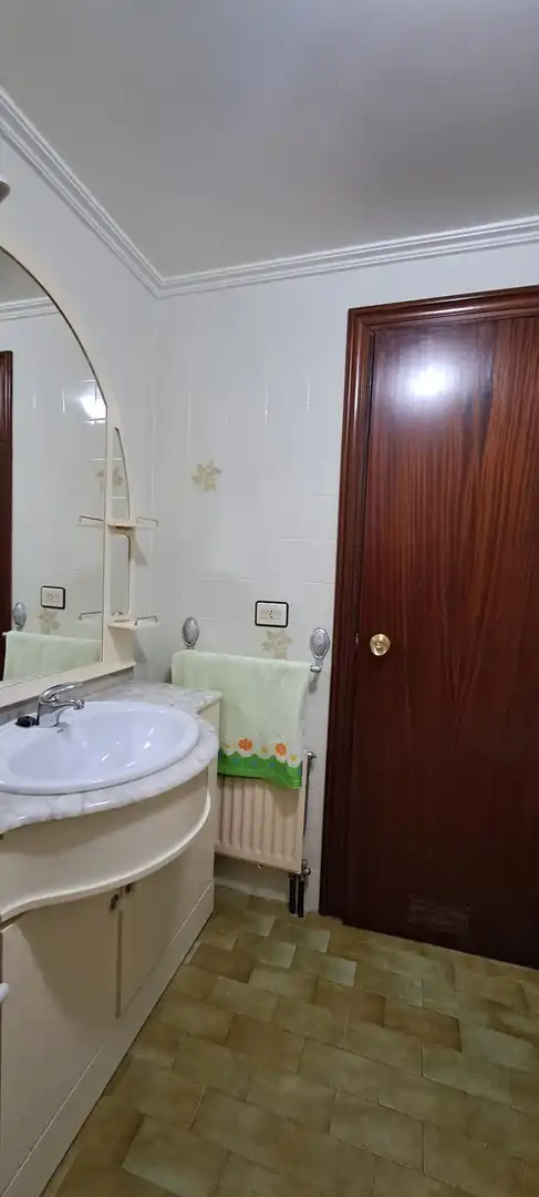 Badezimmer von Wohnung zum Verkauf in Vitoria - Gasteiz mit Heizung, Terrasse und Abstellraum