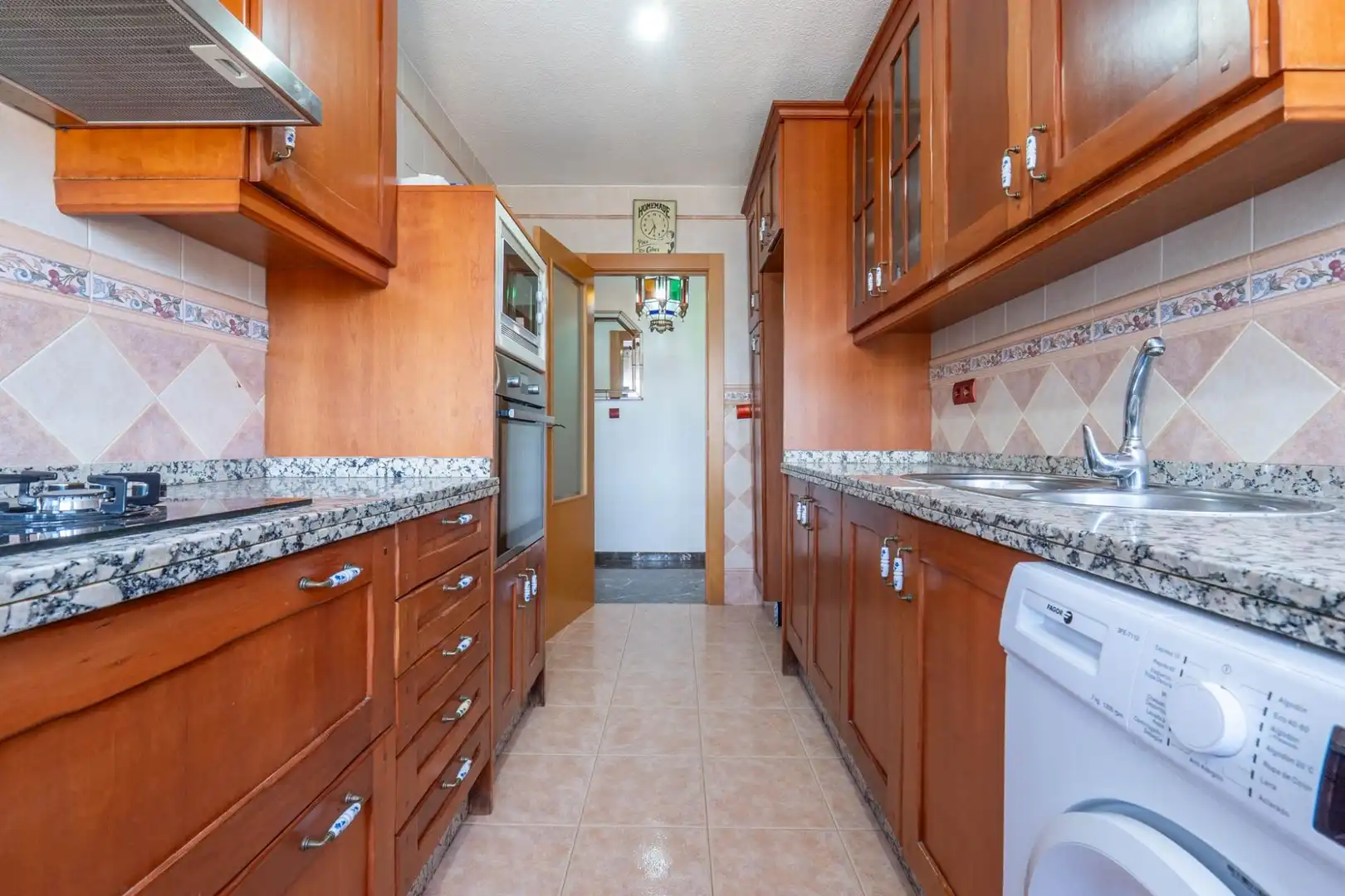 Cocina de Edificio en venta en Villa de Otura