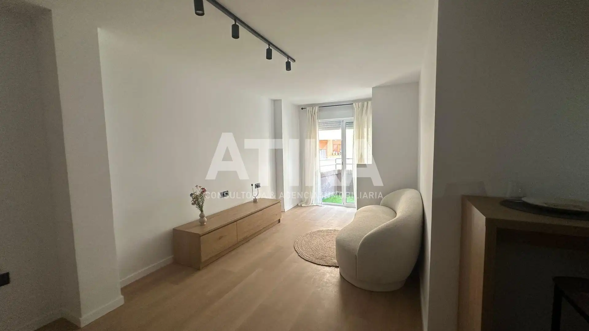 Habitación de Piso en venta en Ontinyent con Parquet, Amueblado y Balcón