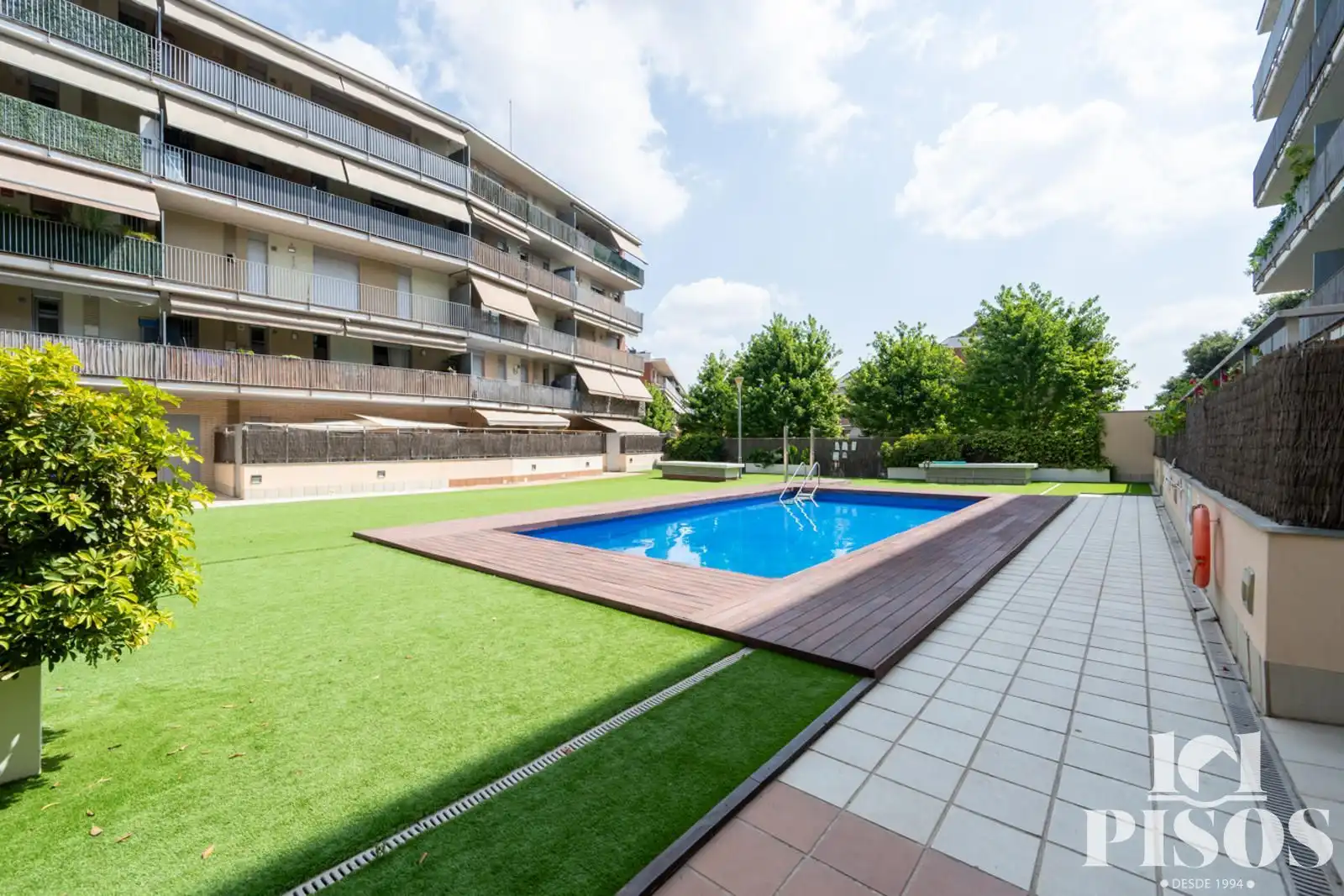 Piscina de Pis en venda en Sant Cugat del Vallès amb Calefacció, Terrassa i Piscina