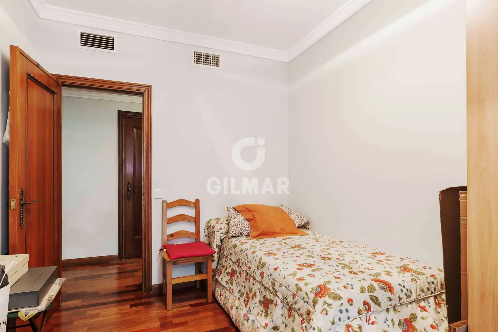Bedroom of Flat for sale in Sevilla  with Heating