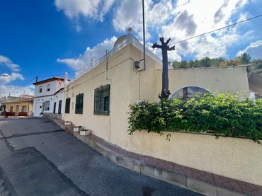Casa amb balcó en venda a Benferri