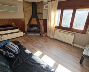 Sala d'estar de Casa o xalet en venda en L'Estany amb Aire condicionat, Calefacció i Jardí privat