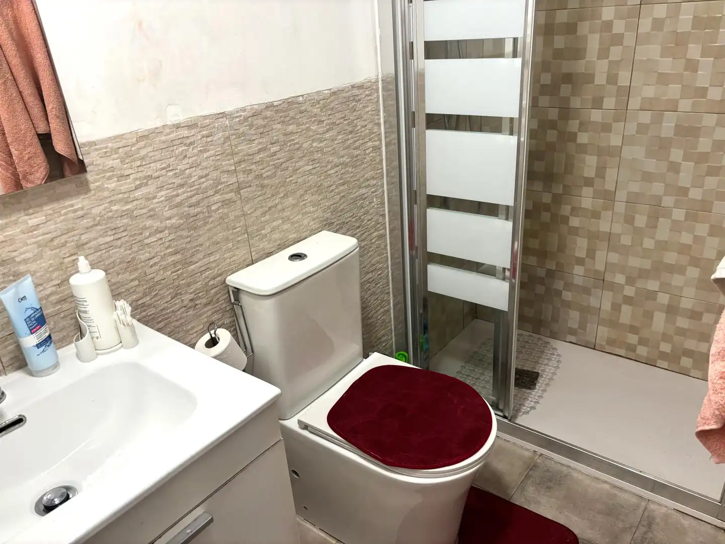 Bathroom of Flat for sale in Madrid