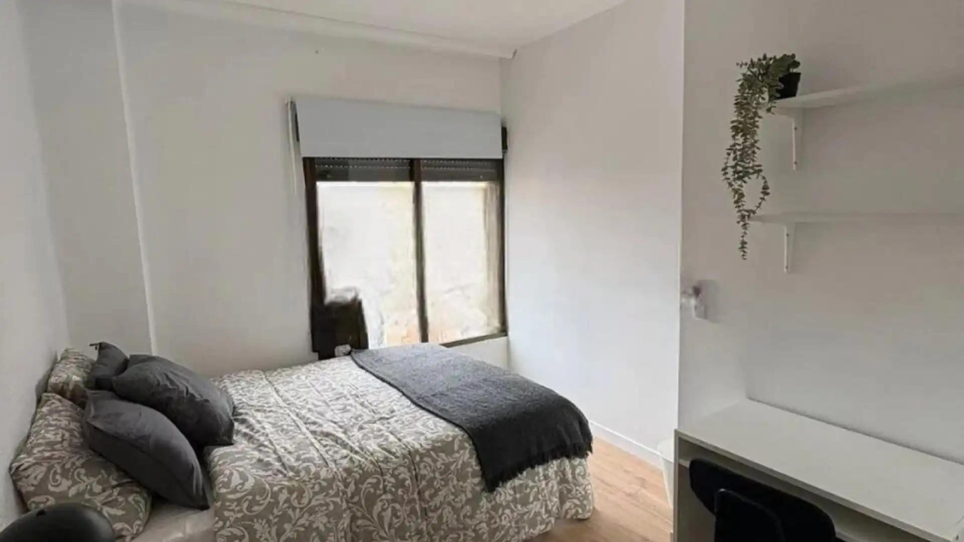 Bedroom of Apartments for share in Silla  with Furnished, Oven and Washing machine