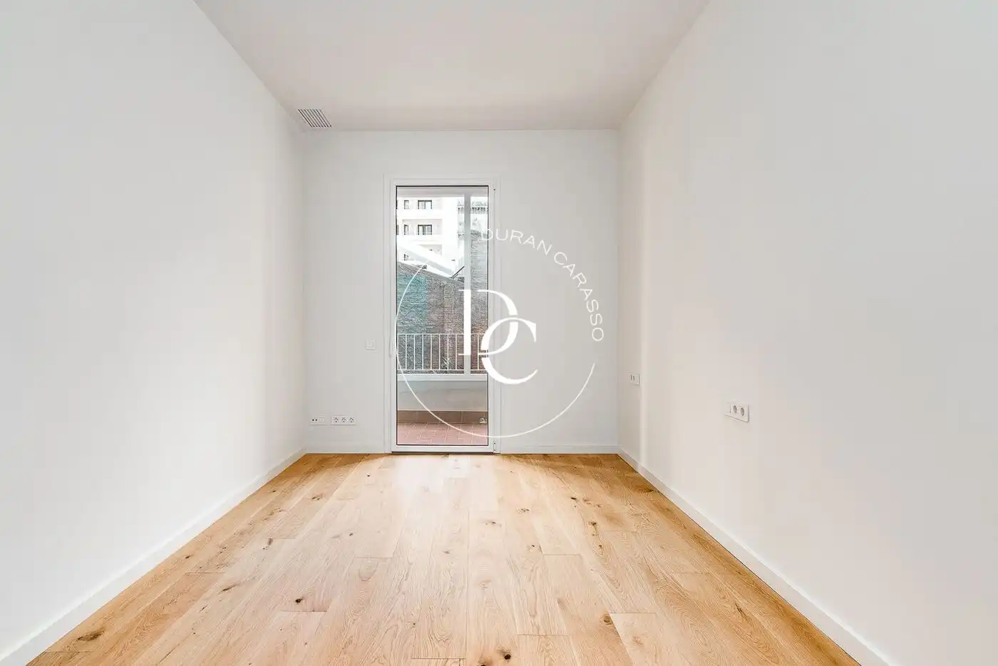Schlafzimmer von Wohnung zum Verkauf in Barcelona mit Klimaanlage, Heizung und Terrasse