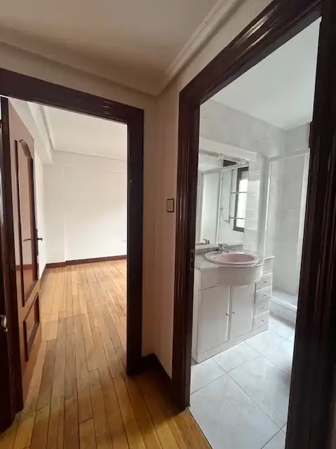 Baño de Piso en venta en Santurtzi  con Balcón