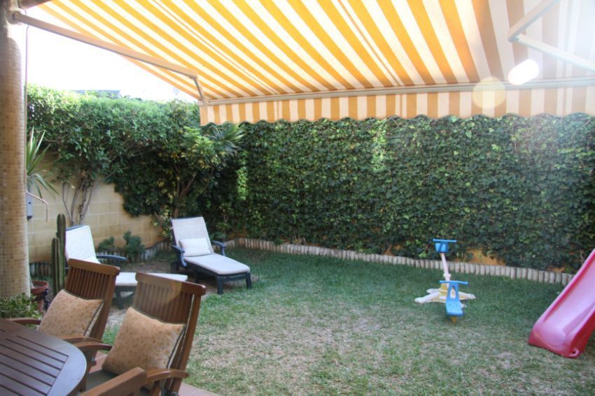 Garden of Single-family semi-detached for sale in  Melilla Capital  with Air Conditioner, Private garden and Parquet flooring