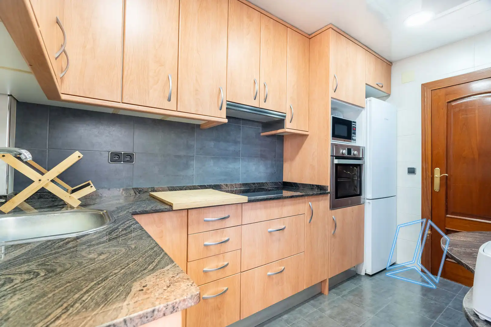 Cocina de Piso en venta en Barcelona con Calefacción y Balcón
