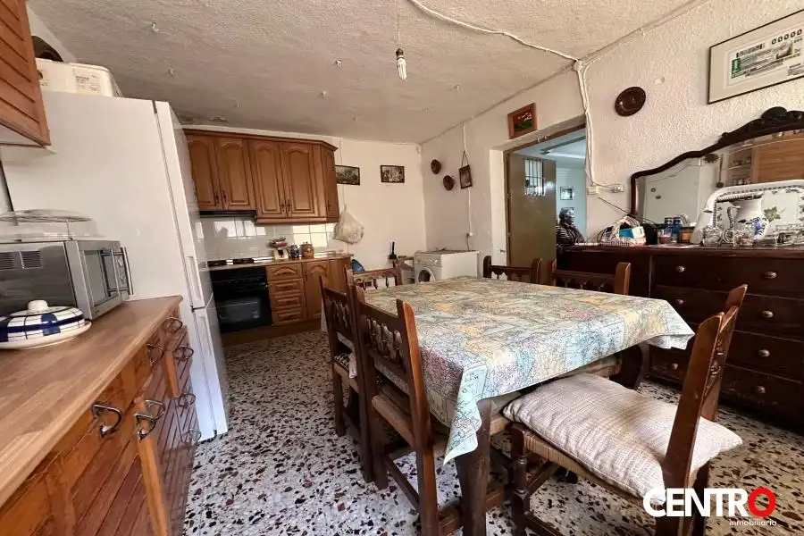 Cuina de Casa o xalet en venda en Guadahortuna amb Jardí privat