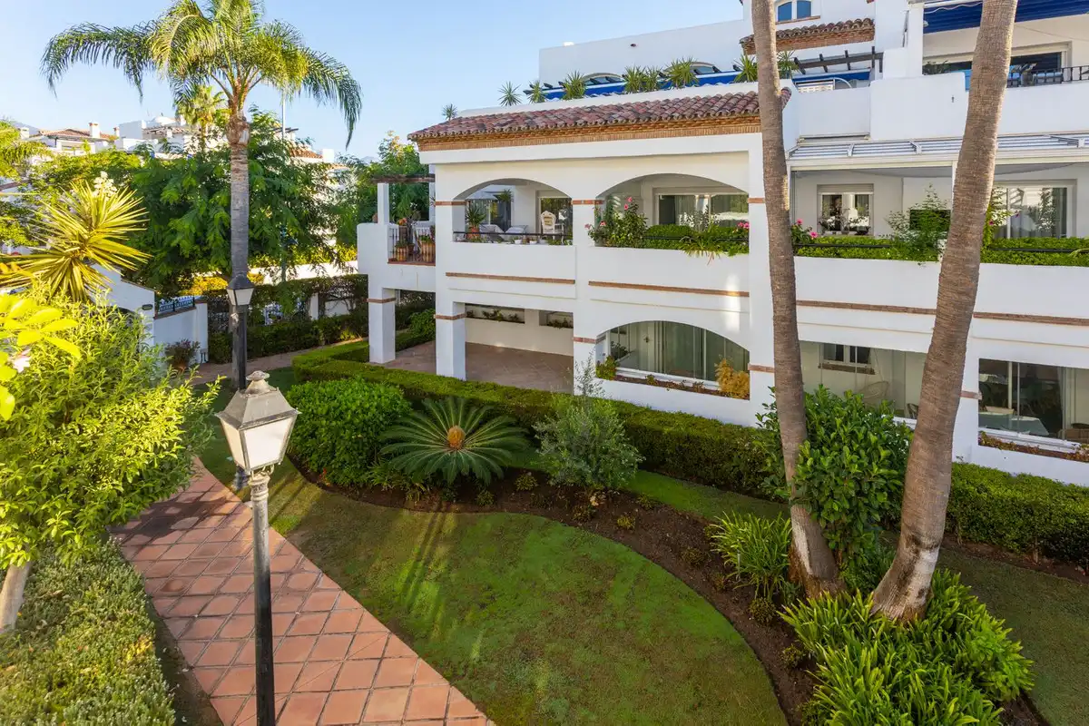 Garten von Wohnung zum Verkauf in Marbella mit Klimaanlage, Privatgarten und Terrasse