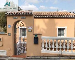 Vista exterior de Casa adosada de lloguer en Fuengirola amb Aire condicionat, Terrassa i Balcó