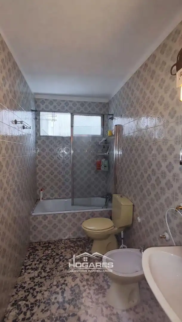 Baño de Piso en venta en Vigo  con Parquet, Trastero y Balcón