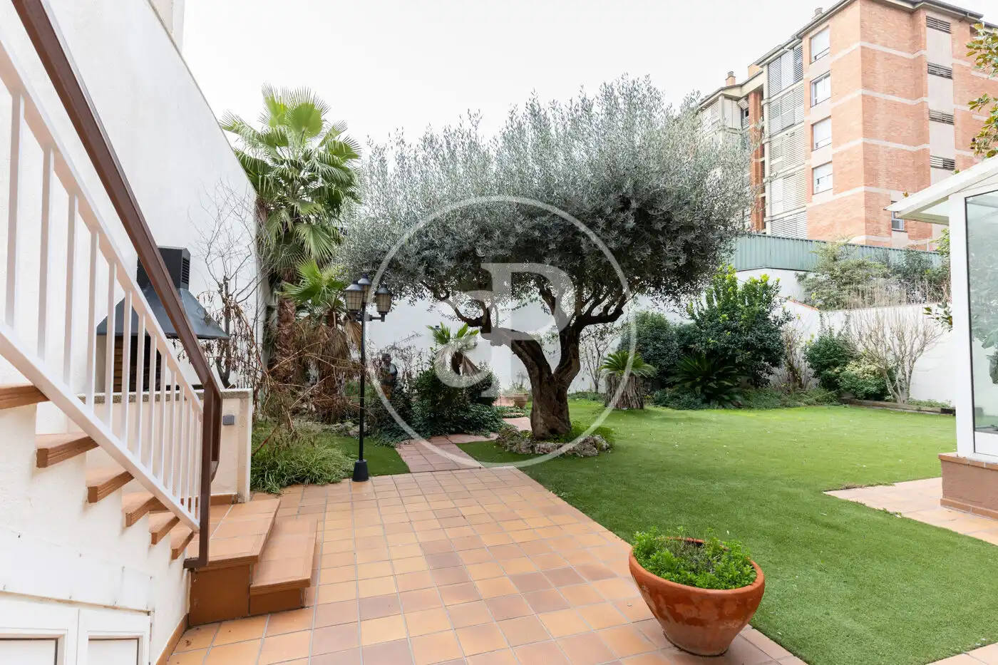 Jardí de Casa adosada en venda en Sabadell amb Aire condicionat, Calefacció i Jardí privat