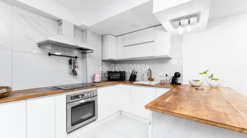 Foto 2 de Piso en venta en La Gavarra, Barcelona