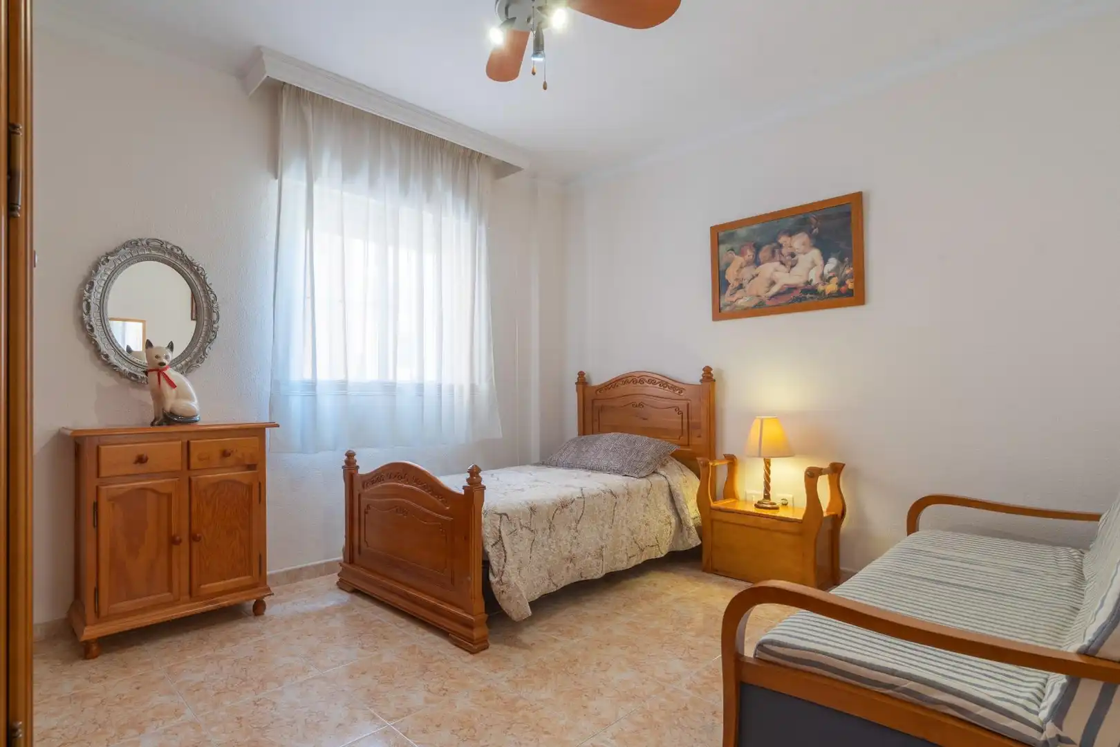 Dormitori de Apartament en venda en Mijas amb Aire condicionat, Terrassa i Moblat