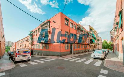 Exterior view of Flat for sale in  Madrid Capital  with Terrace and Furnished