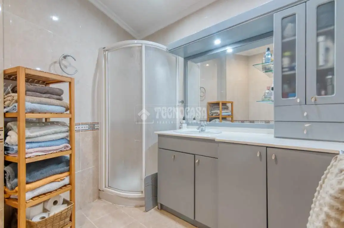 Baño de Piso en venta en Topas con Terraza