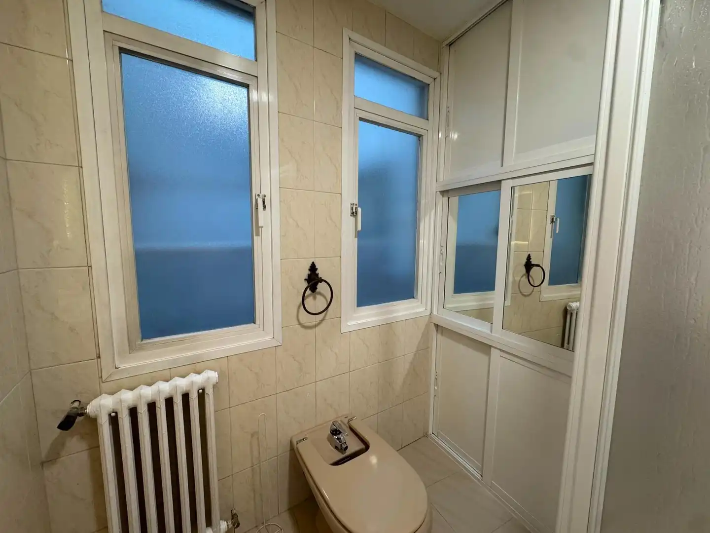Baño de Piso para compartir en Ourense Capital  con Calefacción, Amueblado y Balcón