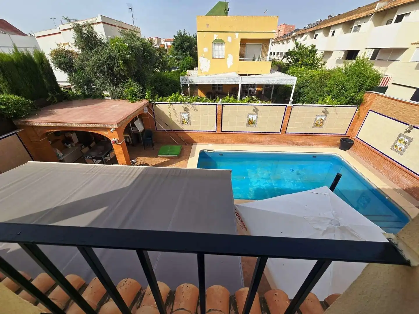 Piscina de Casa o xalet en venda en Bormujos amb Aire condicionat i Piscina