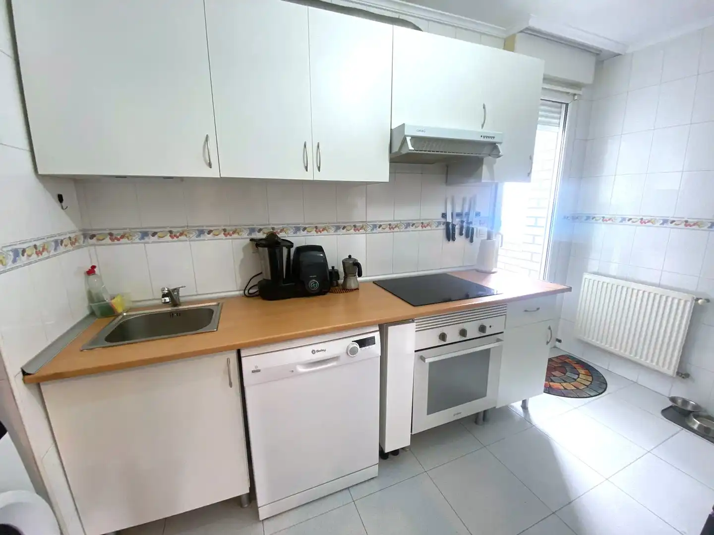 Küche von Dachboden zum Verkauf in Castro-Urdiales mit Heizung, Privatgarten und Parkett
