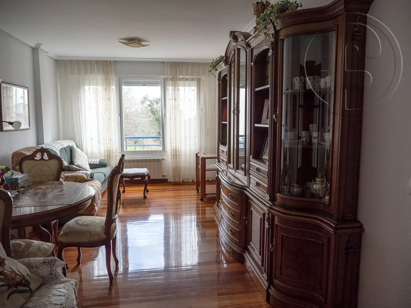 Sala d'estar de Pis de lloguer en Santander amb Calefacció, Parquet i Moblat