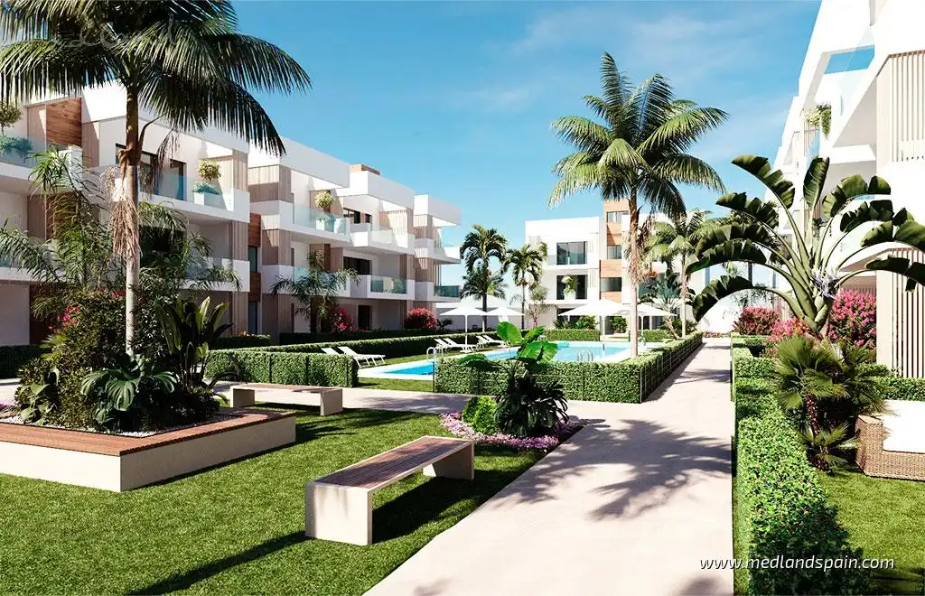 Vista exterior de Apartament en venda en San Pedro del Pinatar amb Jardí privat, Terrassa i Traster