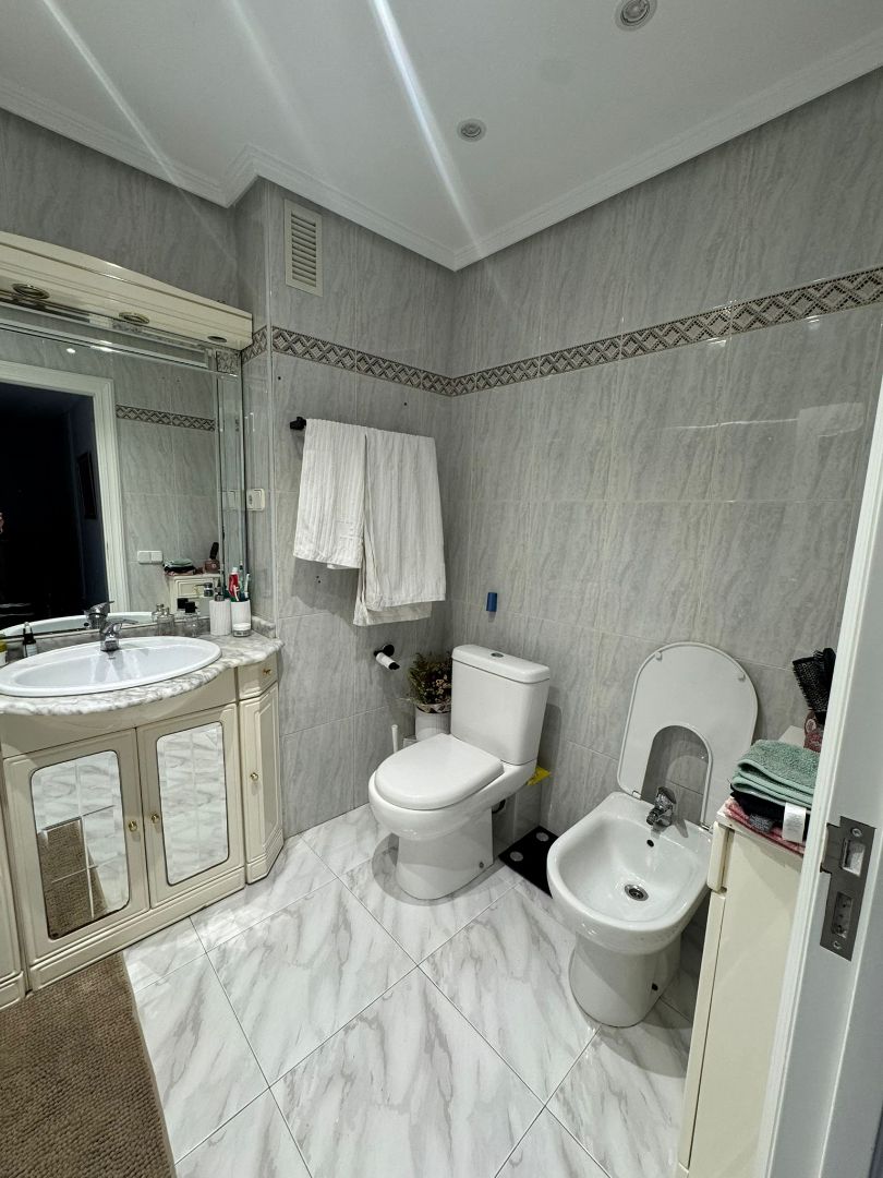 Baño de Piso en venta en  Logroño con Calefacción, Parquet y Terraza