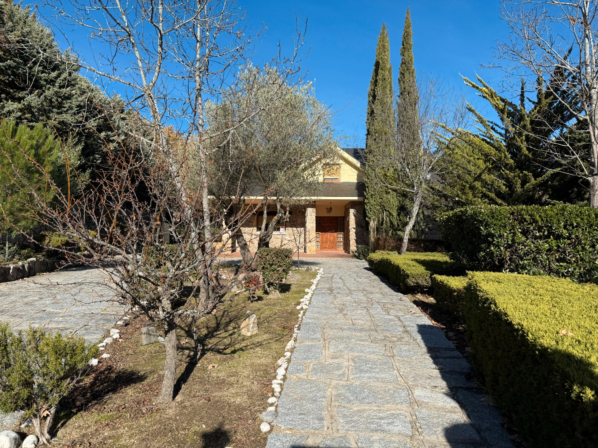 Vista exterior de Casa o xalet en venda en Navacerrada amb Calefacció, Jardí privat i Terrassa
